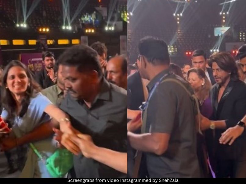 SRK and female fan 