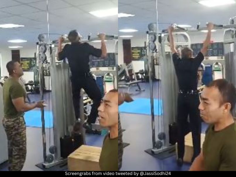 Army pull-ups 